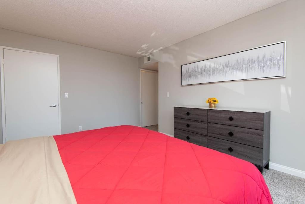 Hollywood 2bed W Rooftop Pool & Panoramic View Apartment *